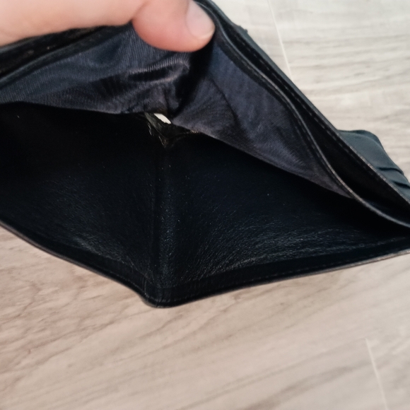 Authentic GUCCI GG Logo PVC Leather Bifold Wallet Auth - Picture 7 of 9